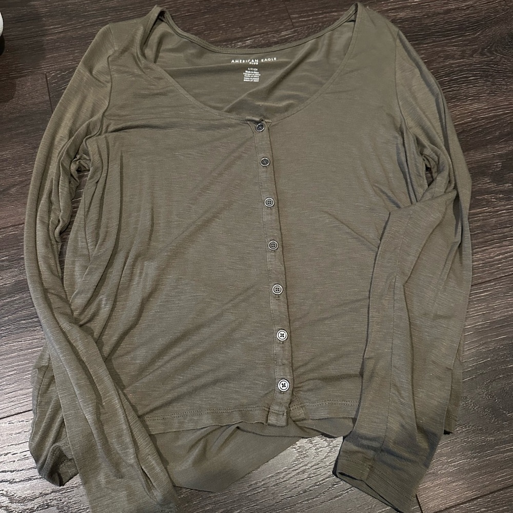 American Eagle Outfitters Olive Button-Up Women's Top